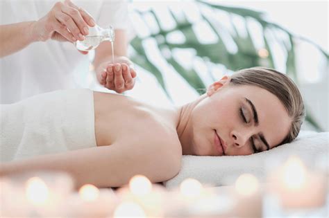 Massage sensuel complet du corps Massage érotique Uznach